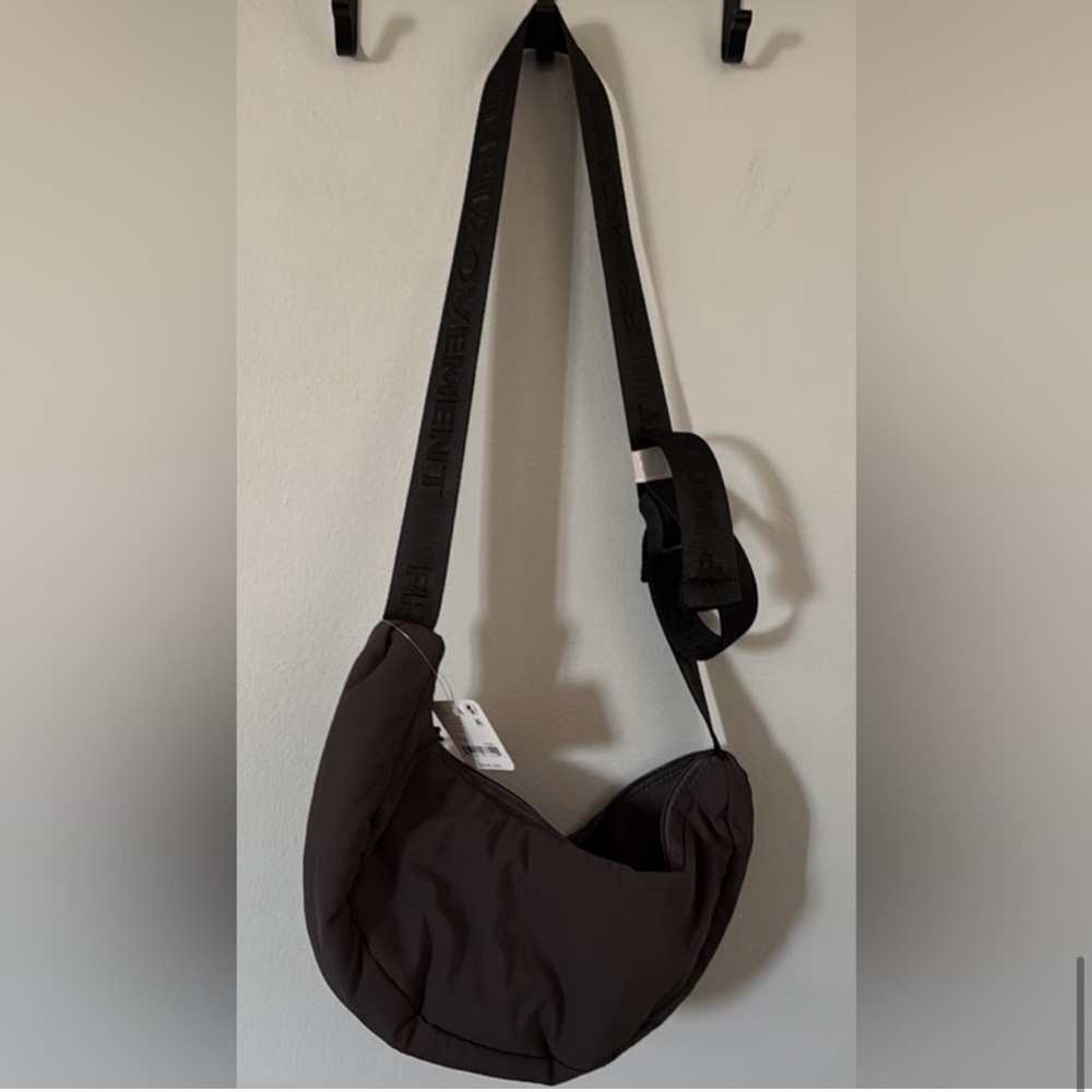 FP Movement Nothin But Net Sling Bag. NWT!!! - Picture 8 of 8